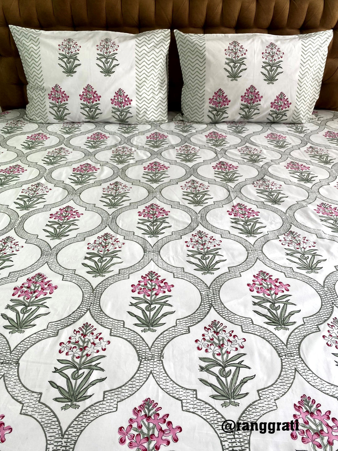 Pink Jungle Geranium Floral Super King Size 250 TC Bedsheet 