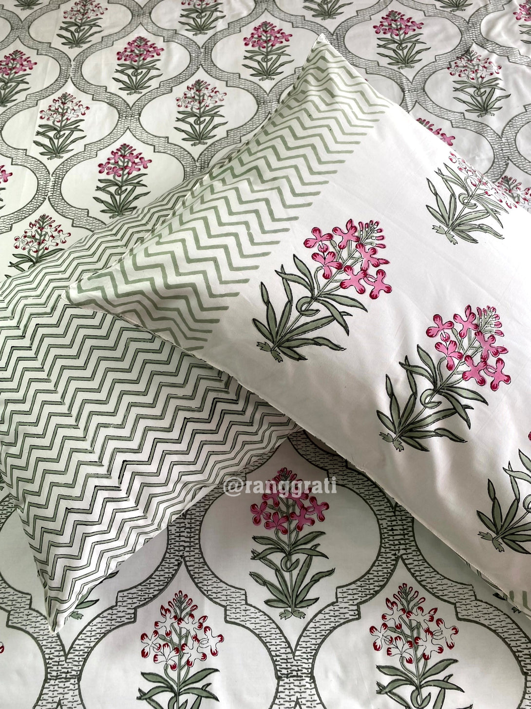 Pink Jungle Geranium Floral Super King Size 250 TC Bedsheet Cotton Hand Block With Pillow Covers