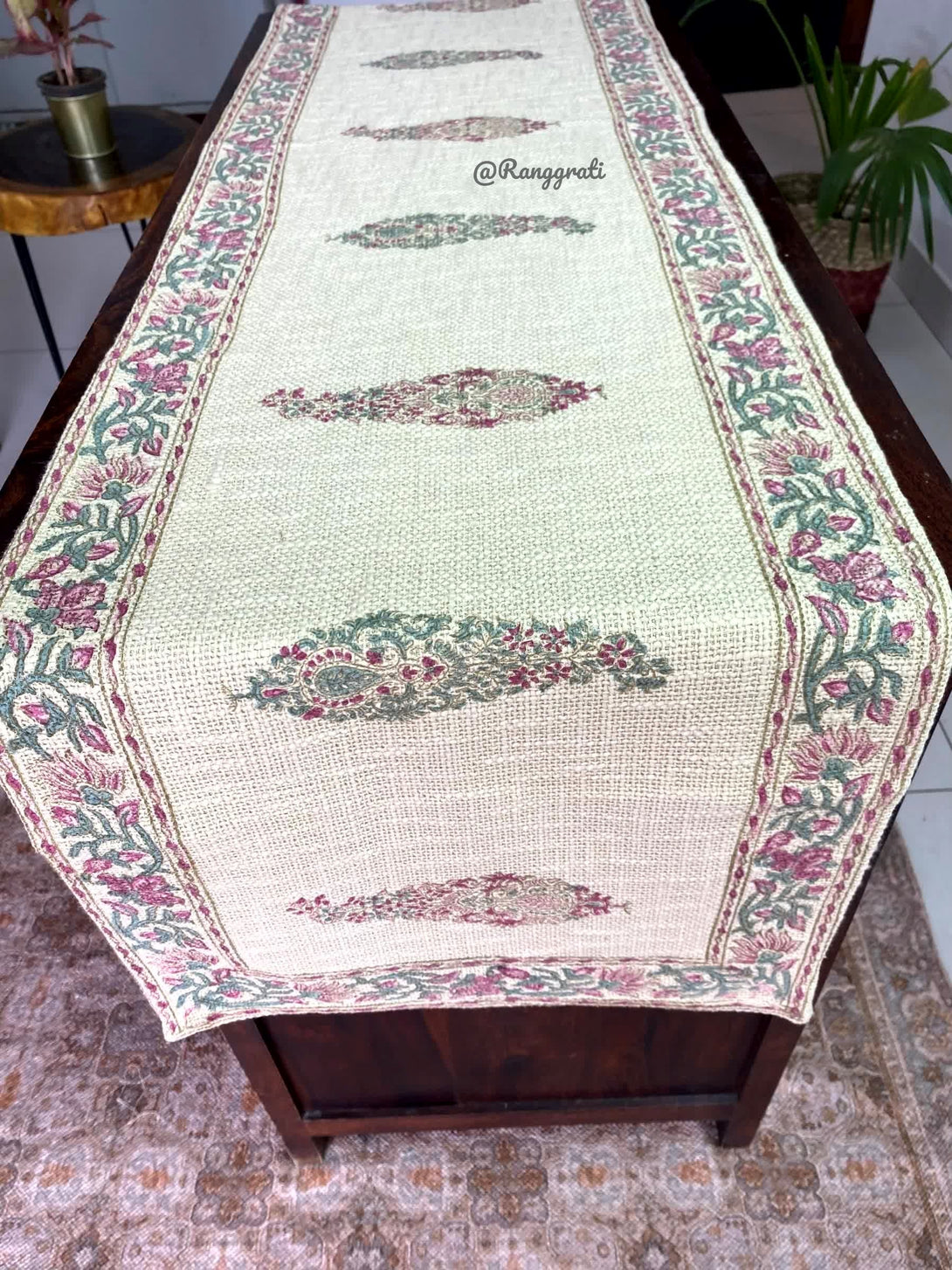 Pink Paisley Jute Cotton Table Runner For 6 Seater Dining Table - Table Runner