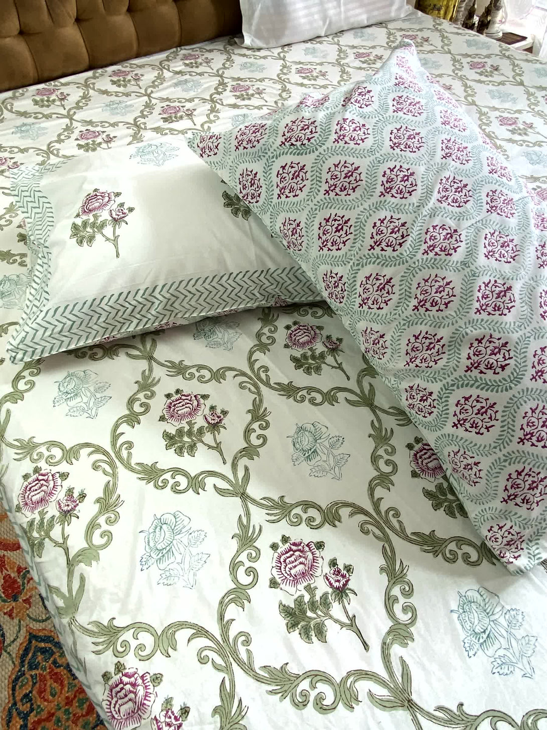 Pink Rose Cotton 250 TC Elastic Fitted Bedsheet King Size - Bedsheet