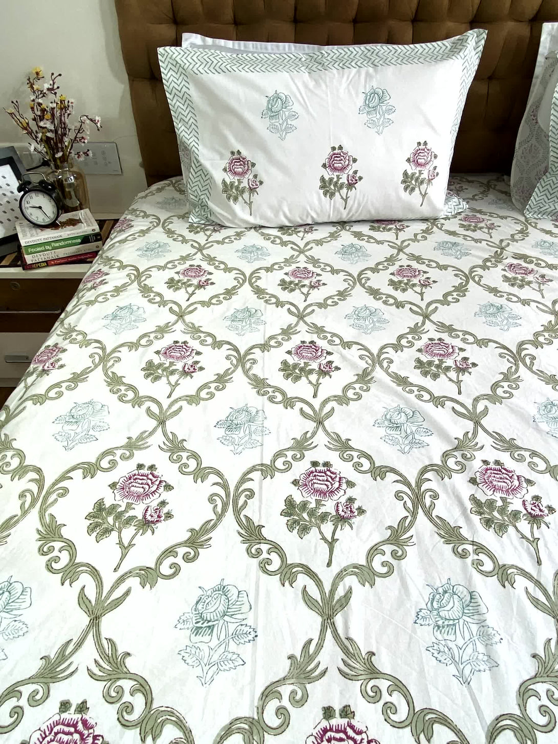 Pink Rose Cotton 250 TC Elastic Fitted Bedsheet King Size - Bedsheet