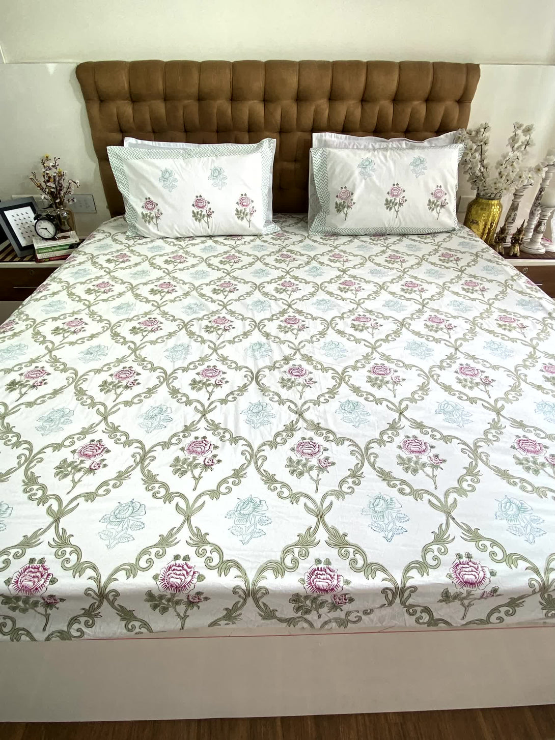 Pink Rose Cotton 250 TC Elastic Fitted Bedsheet King Size - Bedsheet