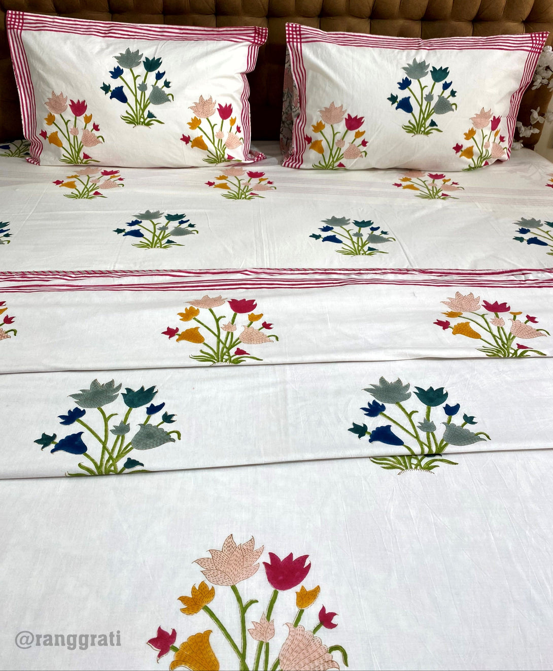 Pink Tulip Floral Bedsheet With Dohar Bedding Set