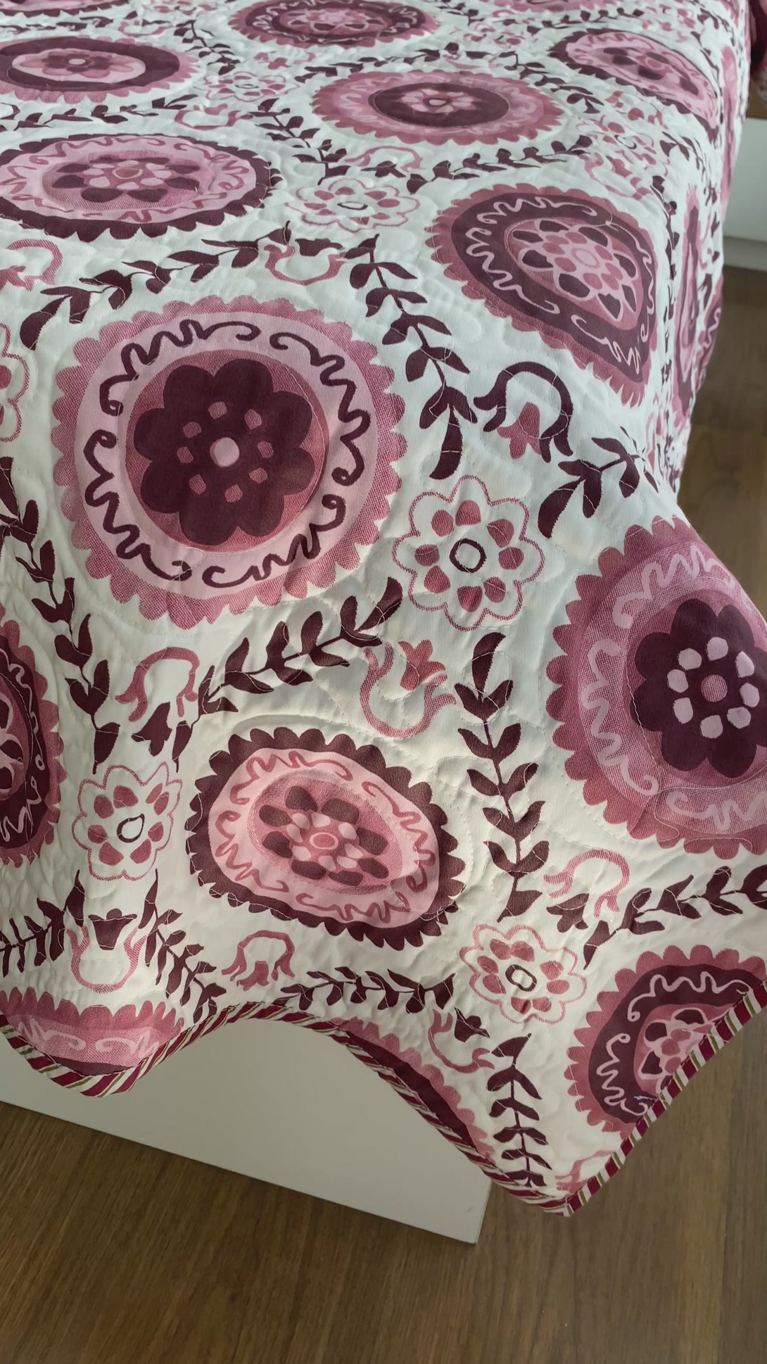 Luxury Quality Pastel Maroon Geometric Quilted Bedcover King Size 