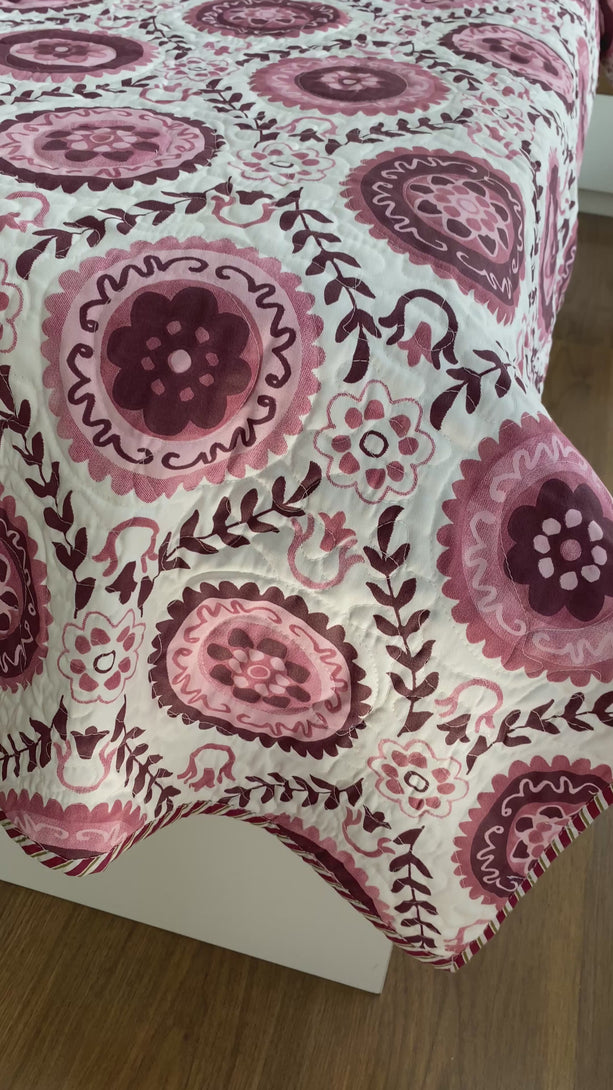 Luxury Quality Pastel Maroon Geometric Quilted Bedcover King Size 