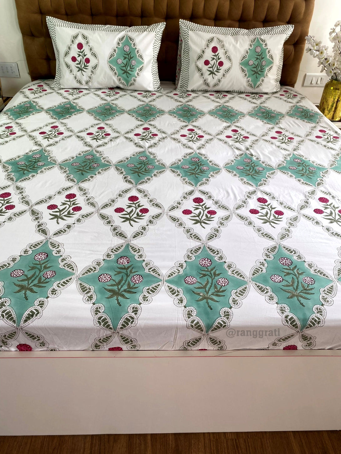 Red Floral Bedding Set with Coordinated Quilted Cover