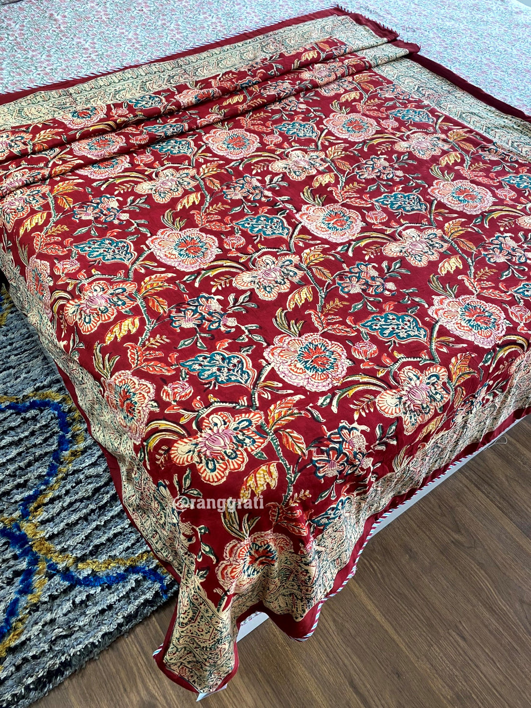 Red Floral Dohar For Single Bed In Mulmul Cotton Reversible