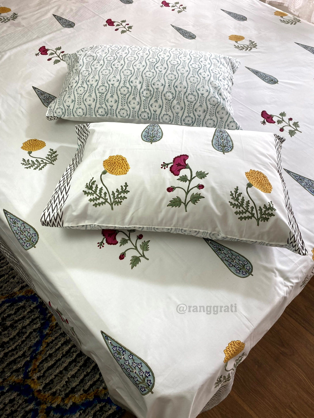 Red Hibiscus Super King Size 250 TC Bedsheet Cotton Hand Block With Pillow Covers