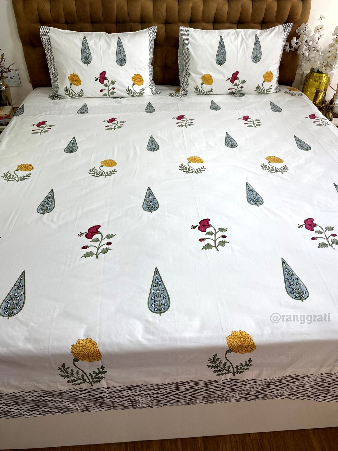Pure Cotton Red Hibiscus Super King Size 250 TC Bedsheet 