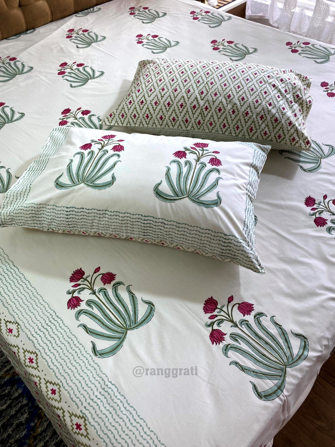 Red Lotus Floral Super King Size 250 TC Bedsheet Cotton Hand Block - Bedsheet