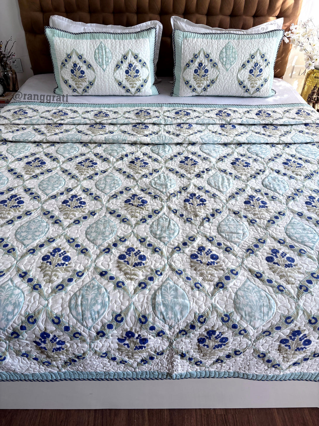Royal Blue Zinnia Floral Mulmul Voile Quilted Bedcover 90 X 108(King Size)