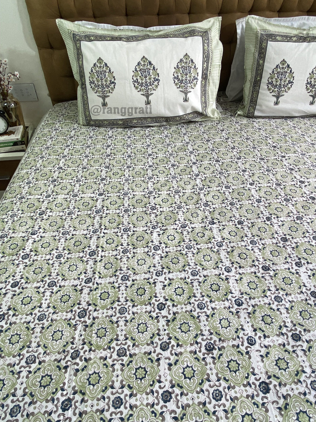 King Size Sap Green Geometric Jaipuri Cotton Bedsheet For Double Bed