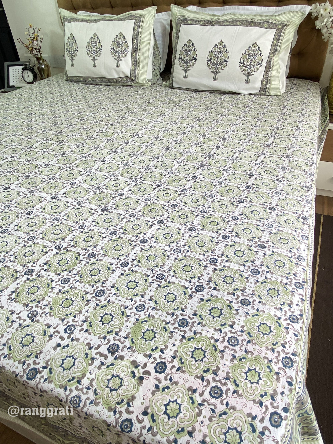 Jaipuri Cotton Sap Green Geometric Bedsheet King Size For Double Bed