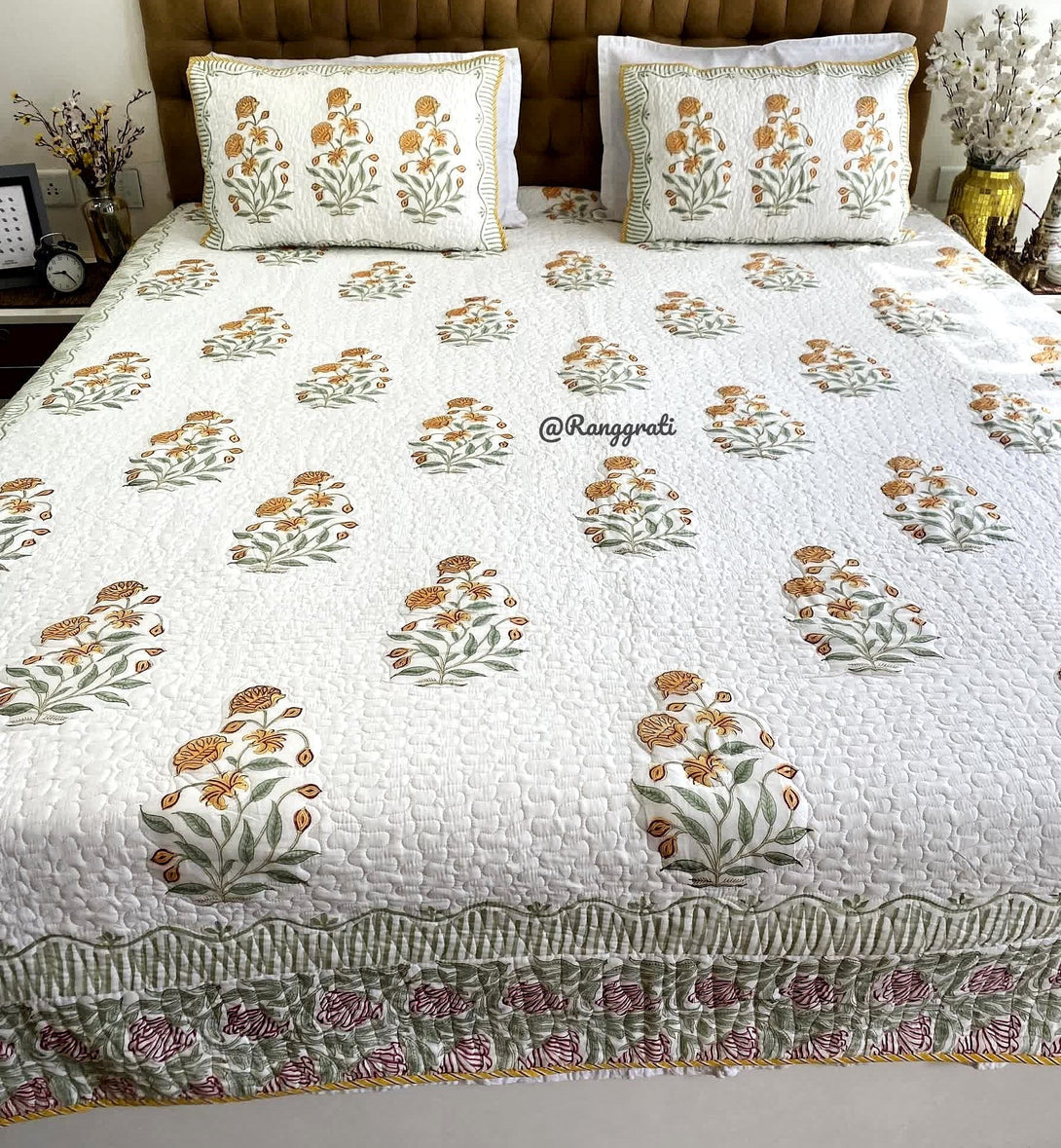 Splendid Yellow Quilted Bedcover Mulmul Voile Reversible King Size - Bedcover