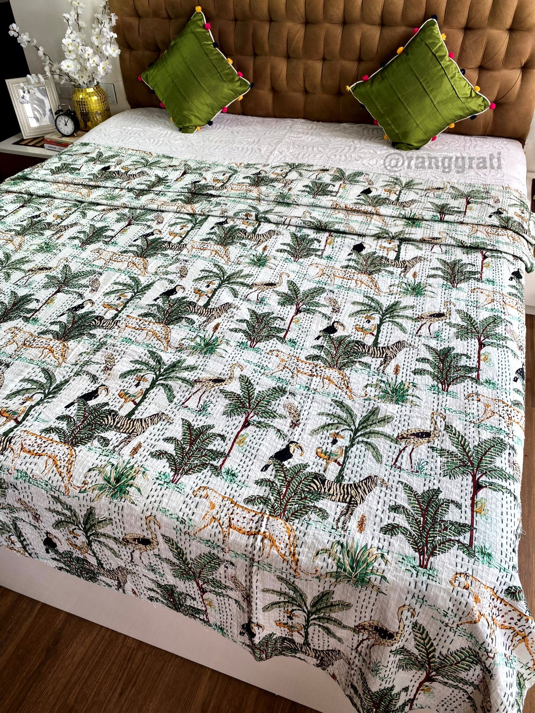 White Animal Kantha Bedcover For Double Bed King Size - Bedcover