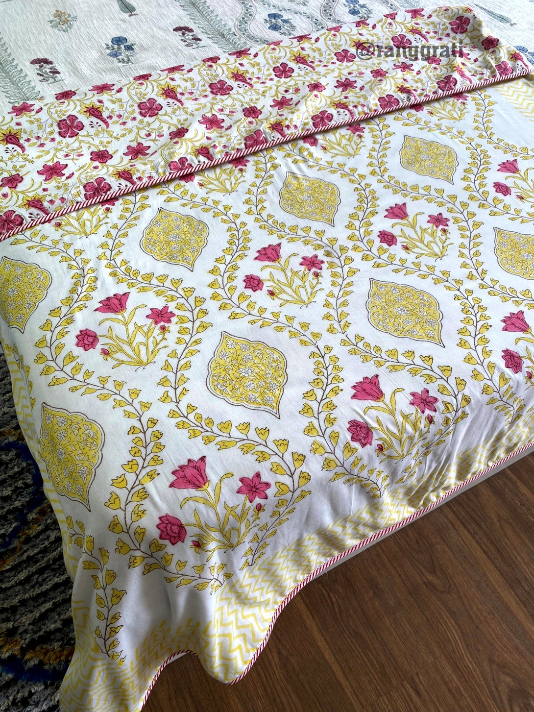 Yellow Floral Jaal Dohar For Single Bed In Mulmul Cotton Reversible - Dohar