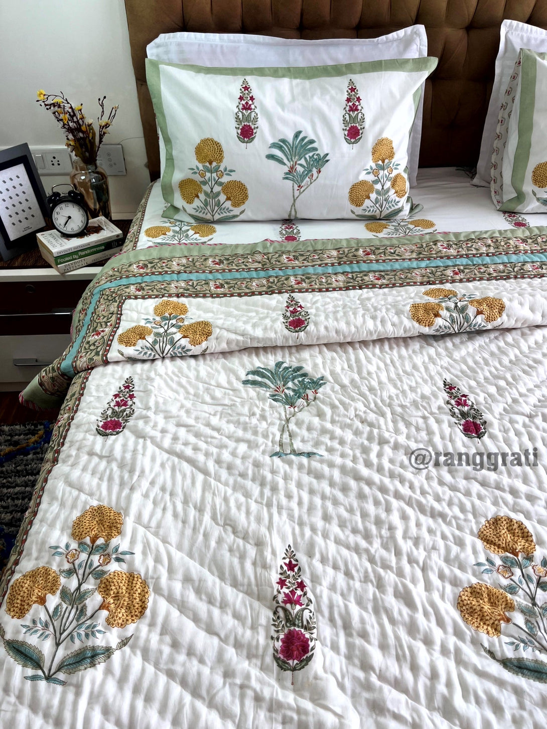 Yellow Red Floral King Size Bedsheet With Matching Razai / Quilt In Cotton - Bedding Set