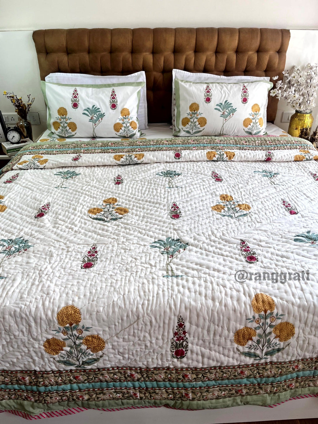 Yellow Red Floral King Size Bedsheet With Matching Razai / Quilt In Cotton - Bedding Set