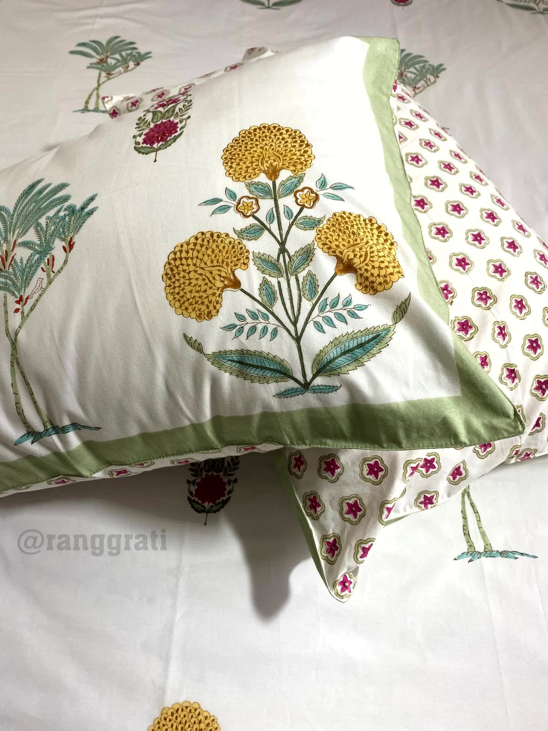 Yellow Red Floral King Size Bedsheet With Matching Razai / Quilt In Cotton - Bedding Set