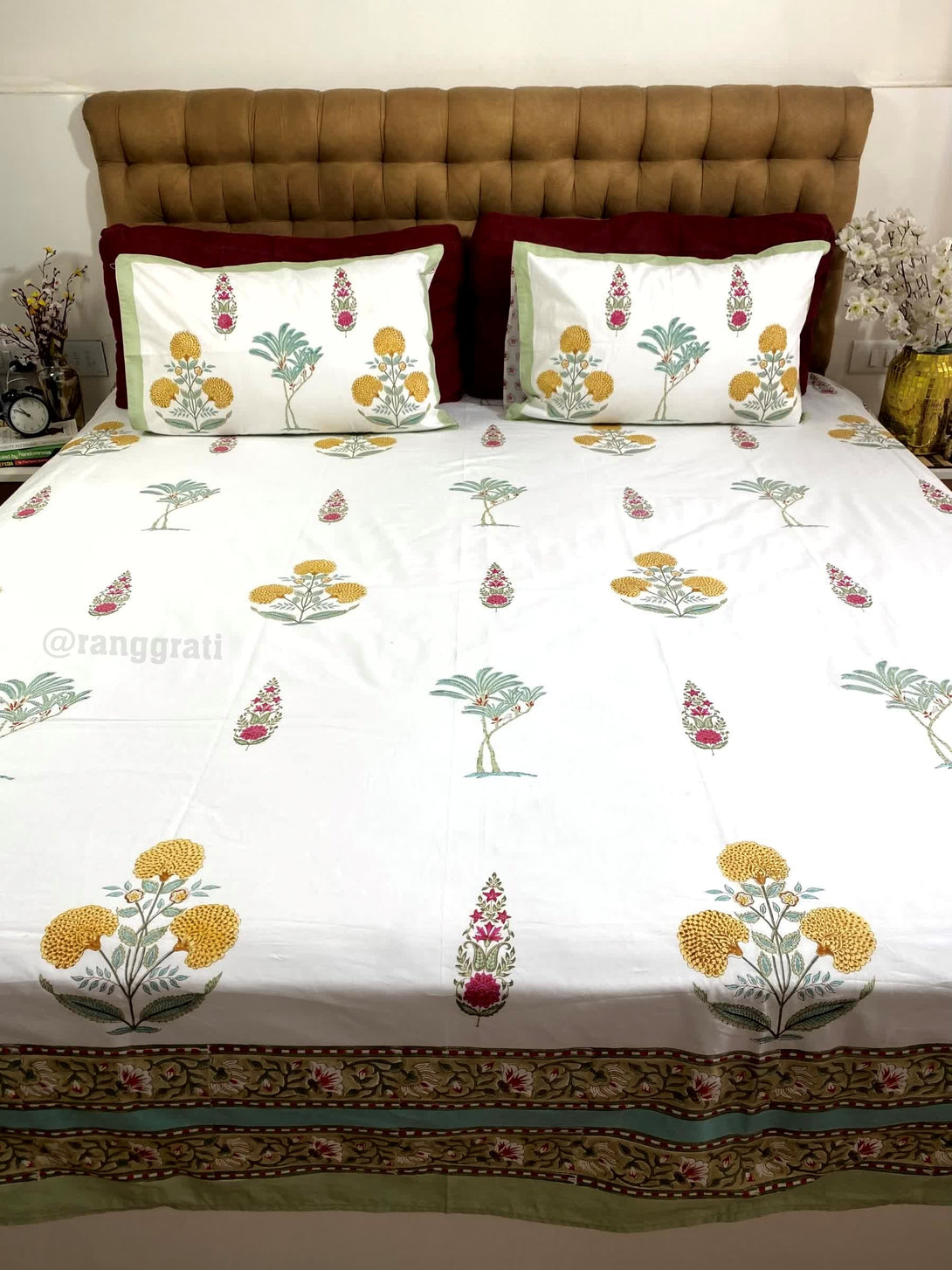 Yellow Red Floral King Size Bedsheet With Matching Razai / Quilt In Cotton - Bedding Set