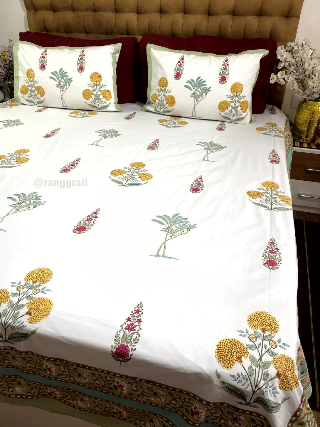 Yellow Red Floral King Size Bedsheet With Matching Razai / Quilt In Cotton - Bedding Set